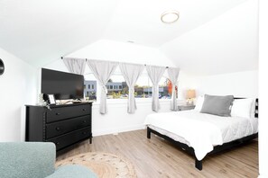 4 bedrooms, iron/ironing board, free WiFi, bed sheets