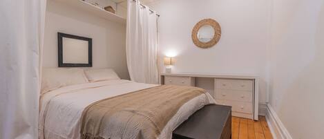 2 habitaciones, tabla de planchar con plancha, wifi y ropa de cama