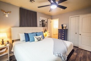 3 bedrooms, desk, iron/ironing board, free WiFi