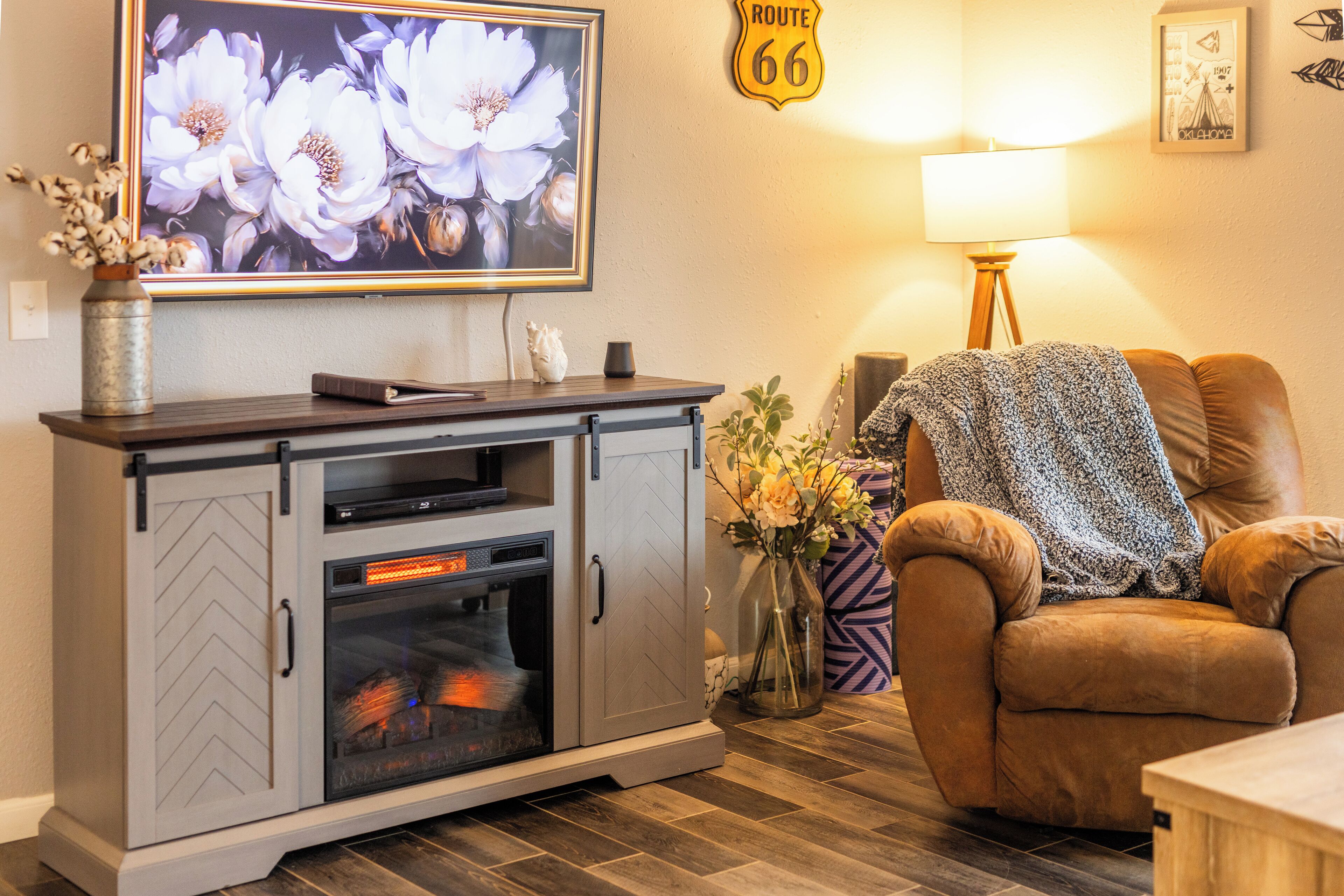 Smart TV, fireplace, DVD player