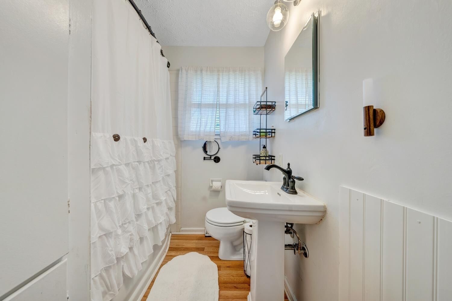 吹风机、毛巾、肥皂、洗发水