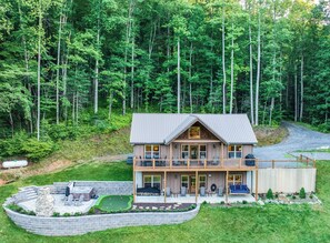 Exterior - NEW! - Fish the CREEK/Mountain VIEWS/mini-GOLF/hot tub/3 acres/Dog friendly (Epworth)