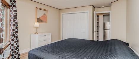 7 bedrooms, desk, free WiFi, bed sheets