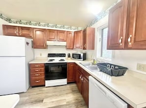 Microwave, oven, stovetop, dishwasher