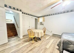 4 chambres, fer et planche à repasser, Wi-Fi, draps fournis