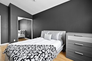 4 bedrooms, iron/ironing board, WiFi, bed sheets