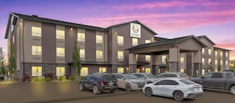 Duvernay Inn & Suites