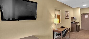 Duvernay Inn & Suites