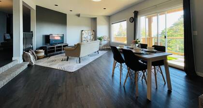 Ocean View 2-Bedroom Suit in Cordova Bay, Victoria