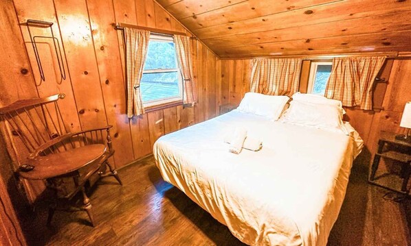 8 bedrooms, bed sheets