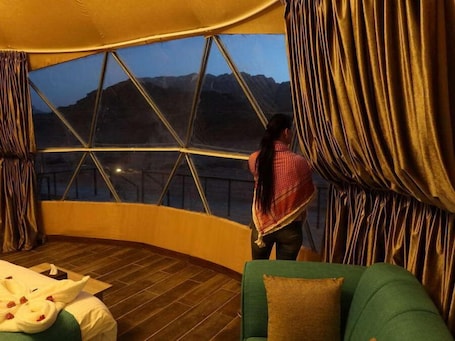 Deluxe Room | Free WiFi