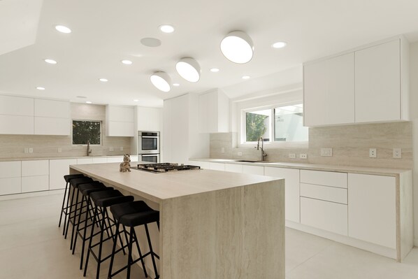 Microwave, oven, stovetop, dishwasher