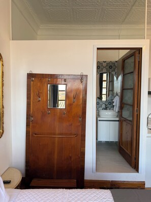 1 bedroom, WiFi, bed sheets - Fantastic Restored Patrimonial Suite (Cuenca)