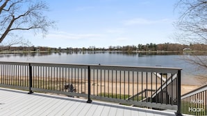 Unclassified image, 5 of 14, button - Charming 3-bedroom cottage in Coral with WiFi and AC (Coral)