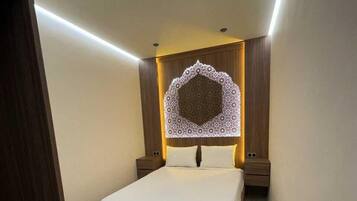 Classic Studio Suite, City View | Free WiFi