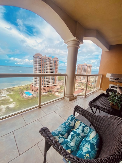 Portofino Pensacola Beach Paradise
2 bedroom 2 1/2 bath dolphin view room
