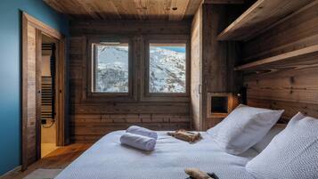 6 bedrooms, iron/ironing board, WiFi, bed sheets