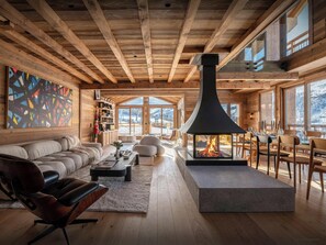 TV, fireplace, video games, stereo - Chalet Ferret- Luxurious ski in ski out holiday with jacuzzi - OVO Network (Les Belleville)