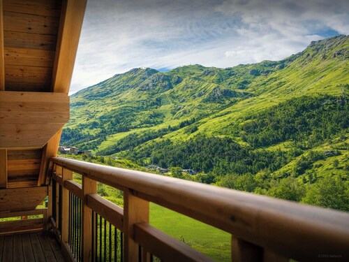 Chalet Ferret- Luxurious ski in ski out holiday with jacuzzi - OVO Network