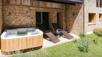 Bain à remous extérieur