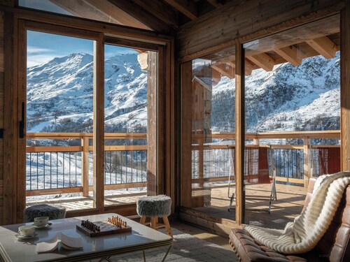 Chalet Ferret- Luxurious ski in ski out holiday with jacuzzi - OVO Network