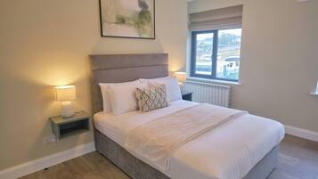 Iron/ironing board, travel cot, WiFi, bed sheets