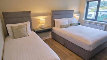 Fer et planche à repasser, lit parapluie, Wi-Fi, draps fournis