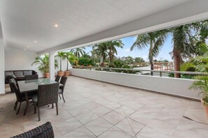 Outdoor dining - Wonderful Sunsets, Ocean Views, Close to Town (Cozumel)