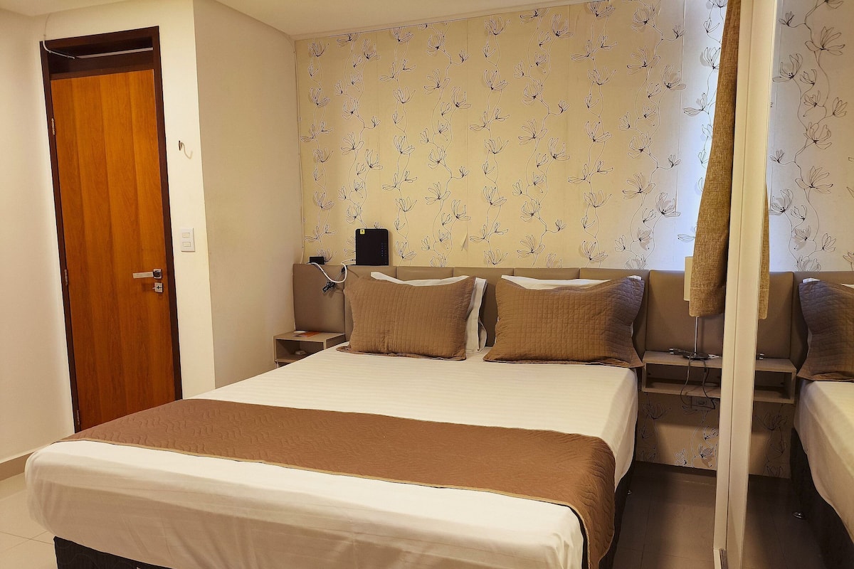 Apartamento | Roupas de cama antialérgicas, Wi-Fi de cortesia, roupa de cama