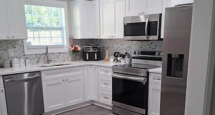 ABM Southern Vacation Rental
3-bedroom house in marvelous Savannah with WiFi