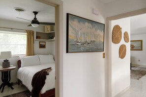 3 bedrooms, iron/ironing board, travel cot, free WiFi - Boat parking retreat near Kings Bay (Crystal River)