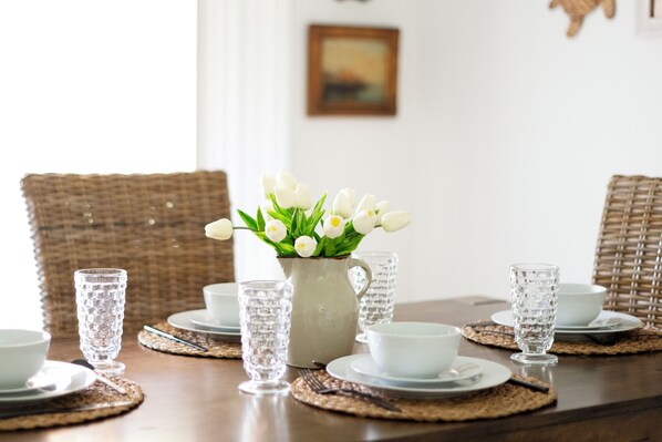 Dining - Boat parking retreat near Kings Bay (Crystal River)