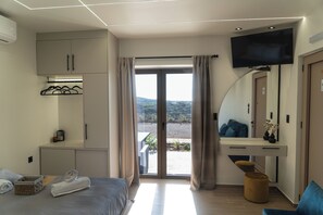 1 soverom, safe på rommet, strykejern/-brett og reiseseng for barn