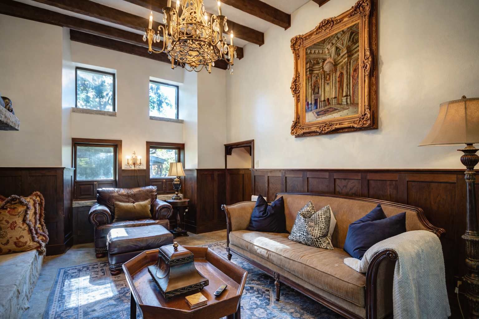 TV connectée, cheminée, espaces bureaux