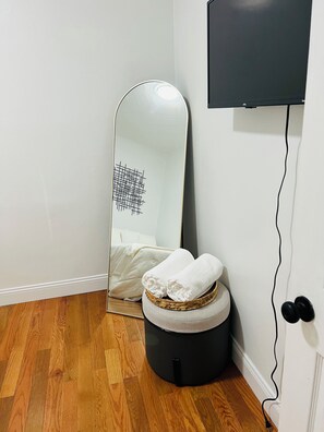 4 chambres, fer et planche à repasser, Wi-Fi, draps fournis