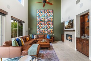 Smart-tv en een open haard