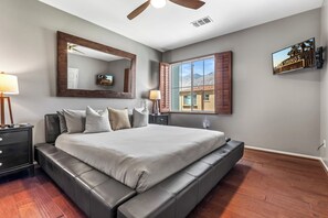 3 bedrooms, desk, iron/ironing board, free WiFi