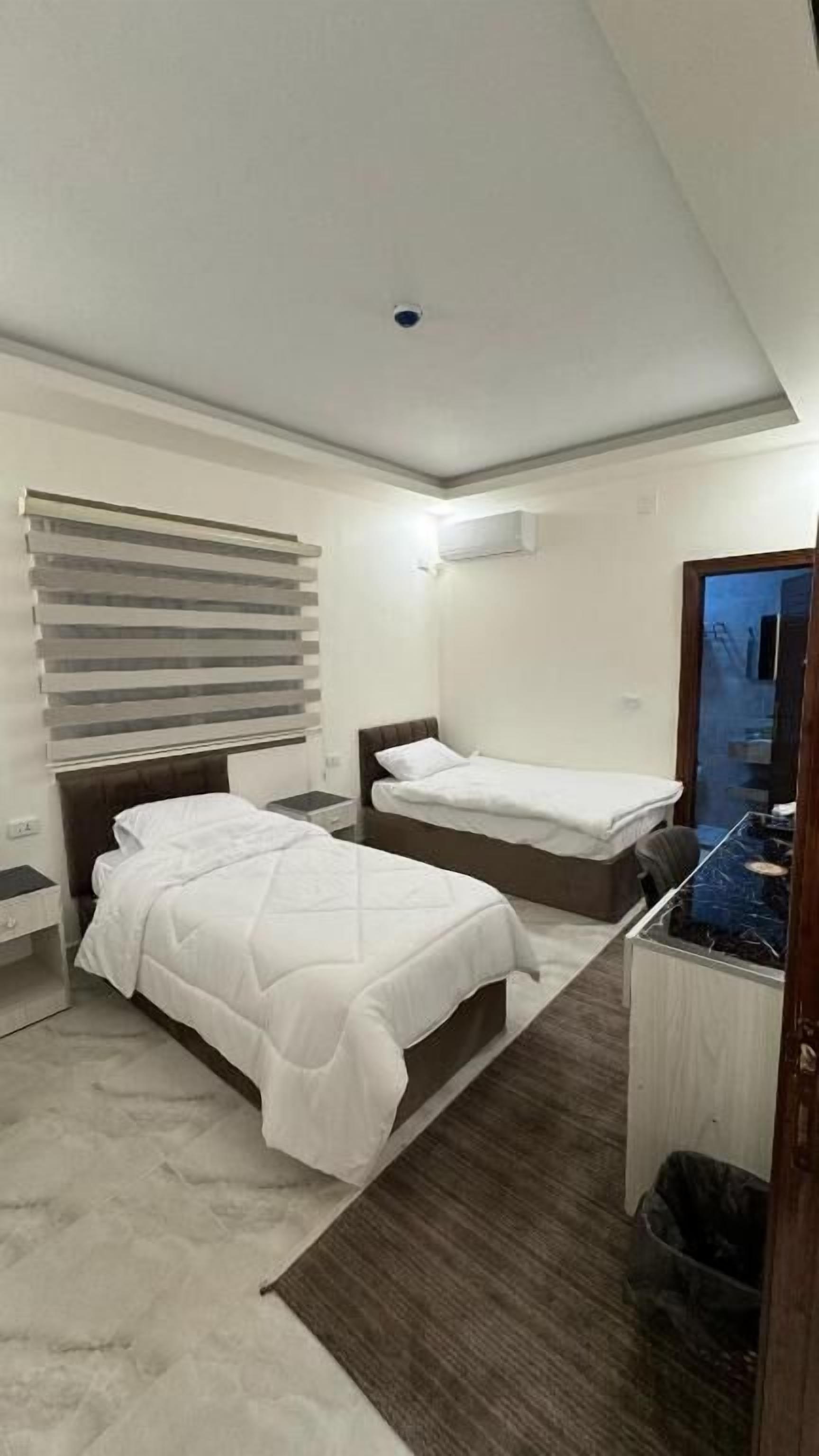 Standard Double Room, Private Bathroom | In-room safe, desk, free WiFi
