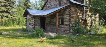 Trapper Cabin: Two-bedroom Dog Friendly