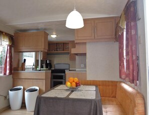 Mobile Home | Dining - Mobile Home in Rogowo Near Baltic Beach (Trzebiatow)