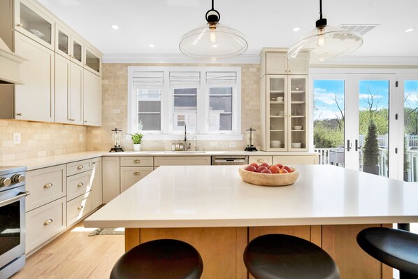 Microwave, oven, stovetop, dishwasher - C&O Canal/Potomac River: Bethesda/Cabin John (Cabin John)