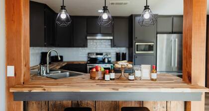 The Farmhouse at Mt. Dennison - Entire home in Balch Park near Sequoia Forest