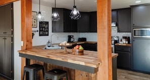 Fridge, microwave, oven, stovetop - The Farmhouse at Mt. Dennison/Entire Home In Balch Park 2 Mi From Sequoia Forest (Springville)