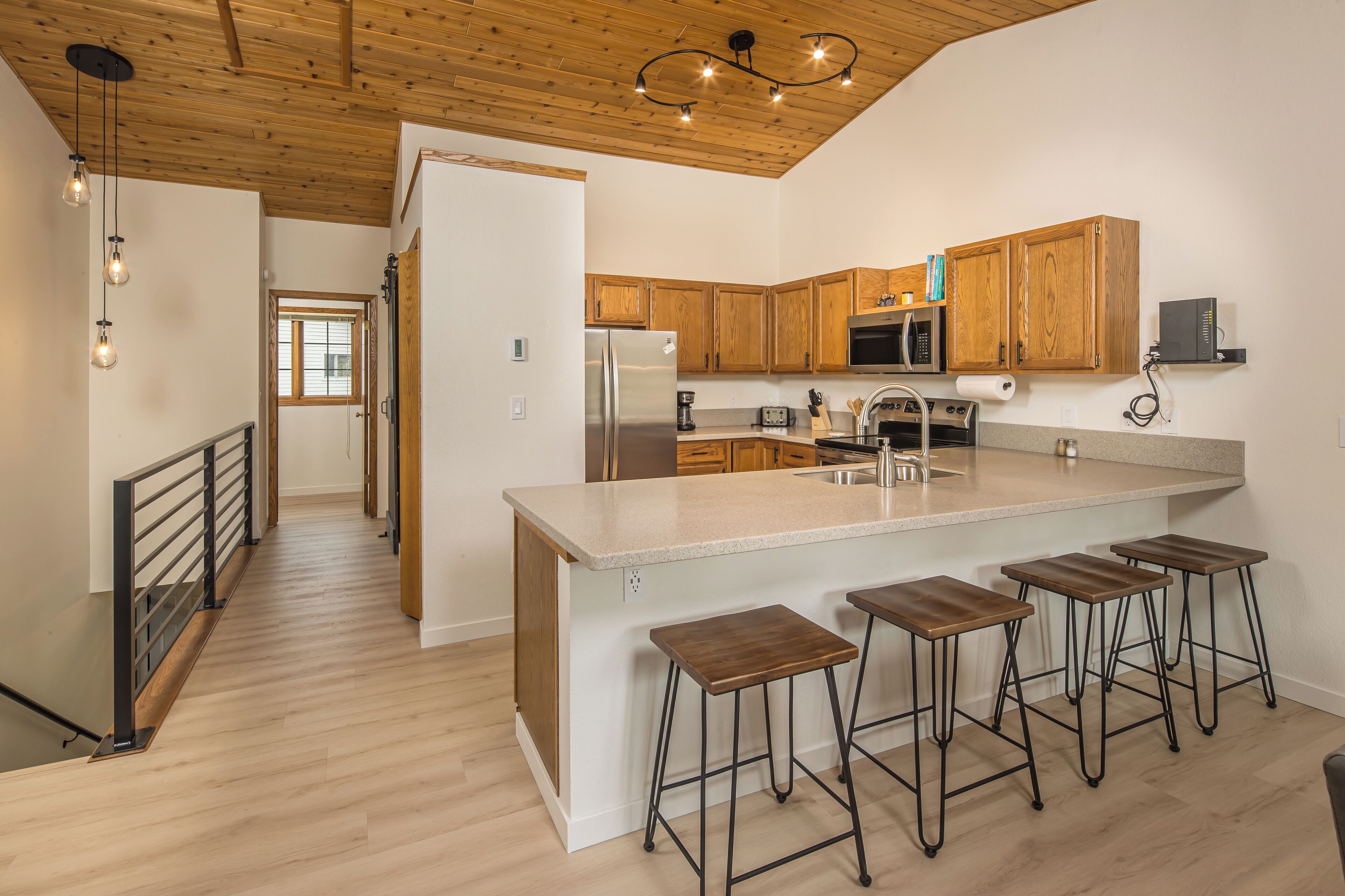 冰箱、微波炉、烤箱、炉灶