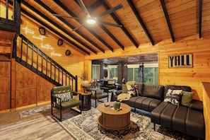 Interior - NEW!! Modern, updated 2-bedroom cabin with WiFi, games and views in quaint Pine (Pine)