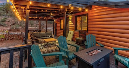 NEW!! Modern, updated 2-bedroom cabin with WiFi, games and views in quaint Pine