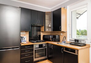 Fridge, microwave, oven, stovetop