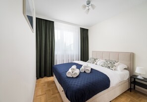 2 bedrooms, iron/ironing board, bed sheets