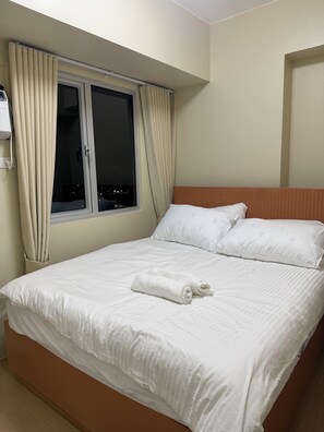 2 chambres, fer et planche à repasser, Wi-Fi, draps fournis