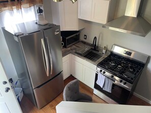 Micro-ondes, four, plaque de cuisson